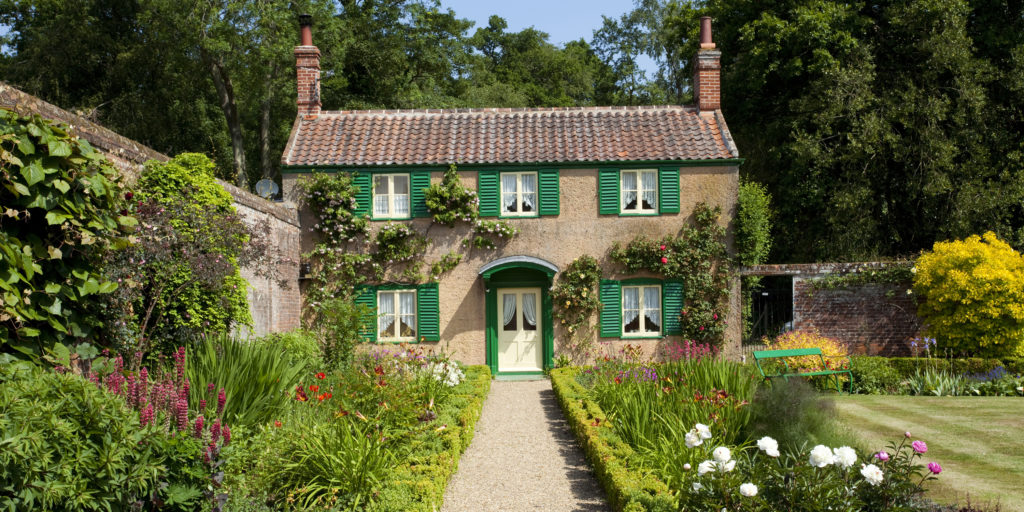 Decor of the day: English Cottage with Green Shutters - Scene Therapy