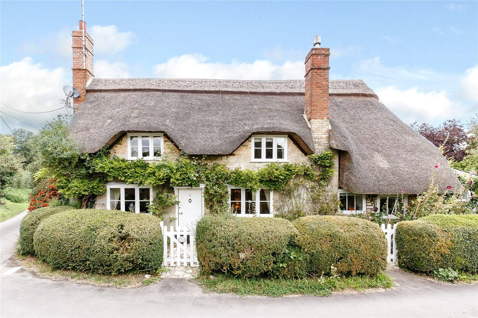 Thatched Cottage Goals Sherrington, Wiltshire House Scene Therapy