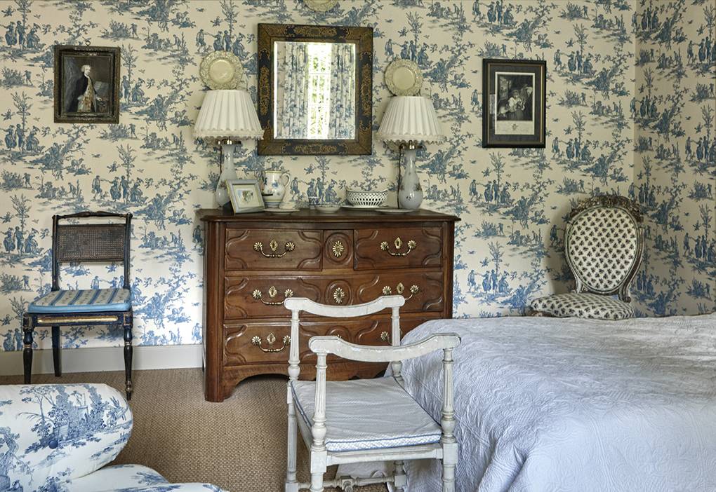 Imogen Taylor S French Country Cottage Toile De Jouy Wallpaper Scene Therapy